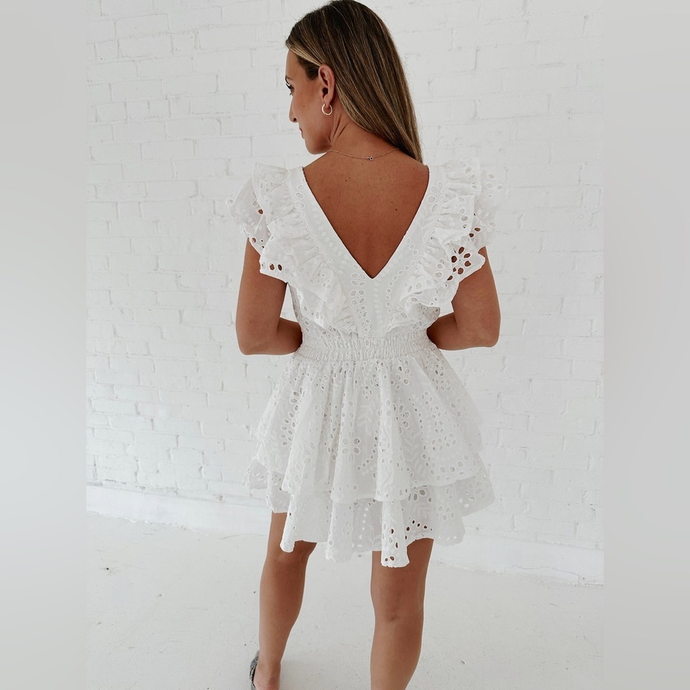 NWT Line & Dot Revolve Gaia Eyelet Teired Ruffle Romper Large - Picture 8 of 15
